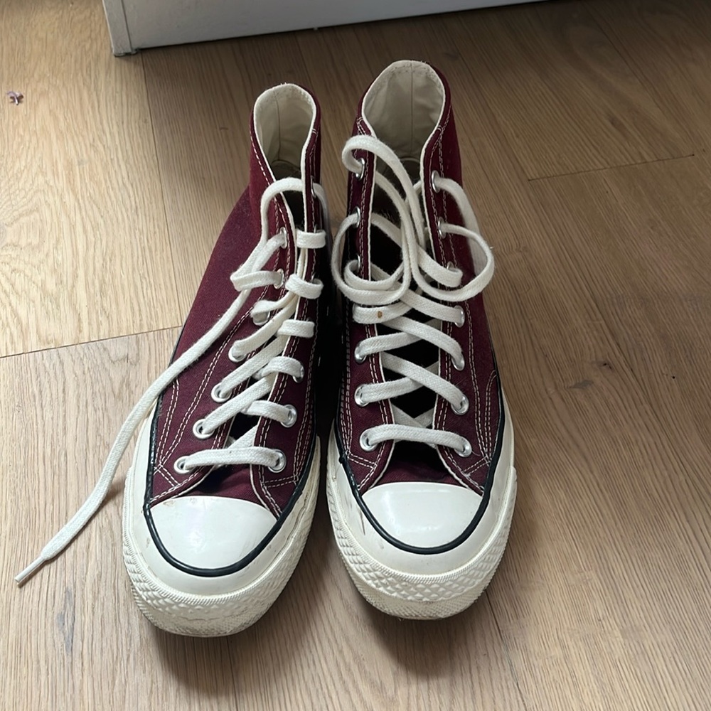 Burgundy Converse Chuck 70s